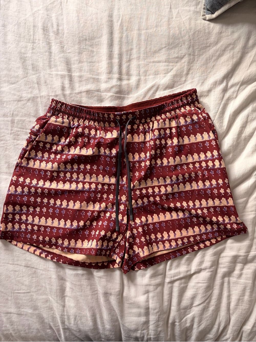 LULULEMON Men’s Maroon Patterned Swim Trunks